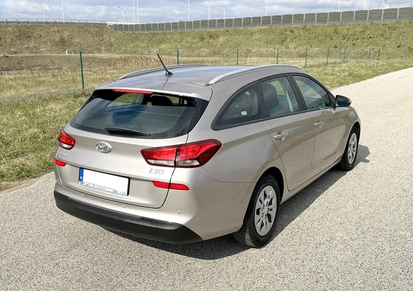 Hyundai I30 cena 39999 przebieg: 251000, rok produkcji 2018 z Obrzycko małe 56